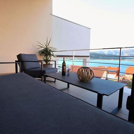 Luxury Villa Lana Apt, Seaview Terrace, Large Outdoor Space, Bbq Trogir Exteriör bild