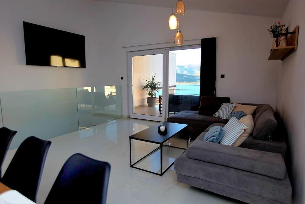 Luxury Villa Lana Apt, Seaview Terrace, Large Outdoor Space, Bbq Trogir Exteriör bild