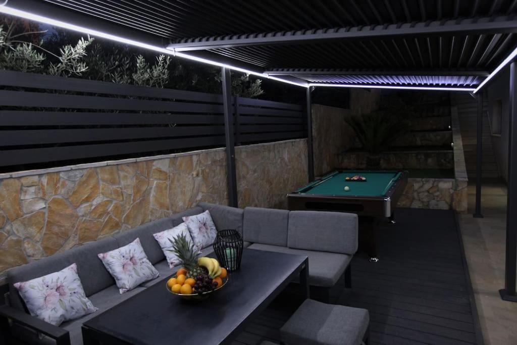 Luxury Villa Lana Apt, Seaview Terrace, Large Outdoor Space, Bbq Trogir Exteriör bild