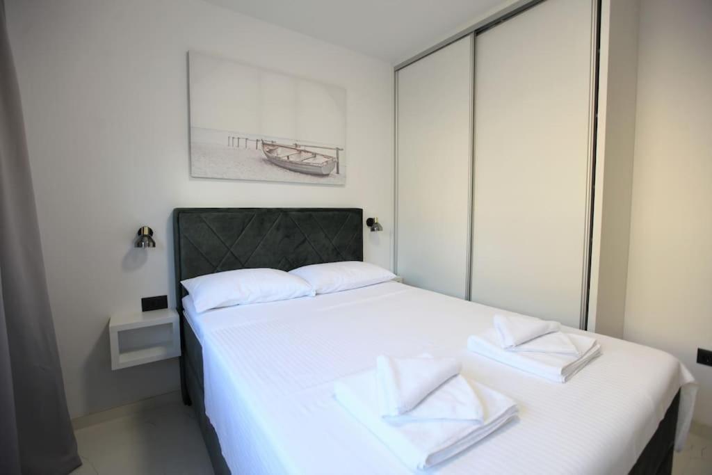 Luxury Villa Lana Apt, Seaview Terrace, Large Outdoor Space, Bbq Trogir Exteriör bild