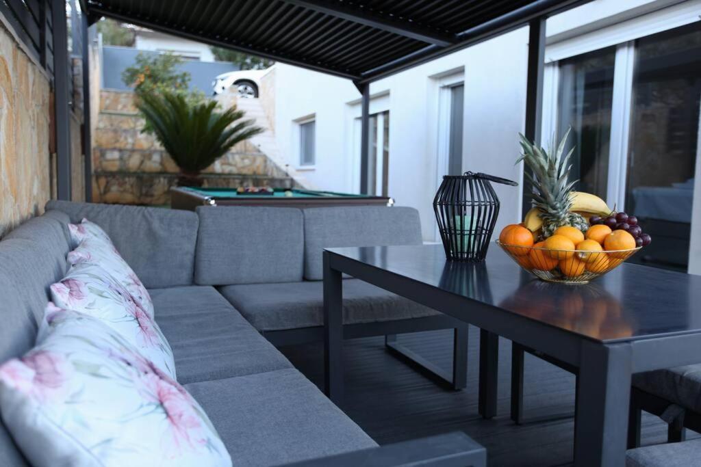 Luxury Villa Lana Apt, Seaview Terrace, Large Outdoor Space, Bbq Trogir Exteriör bild