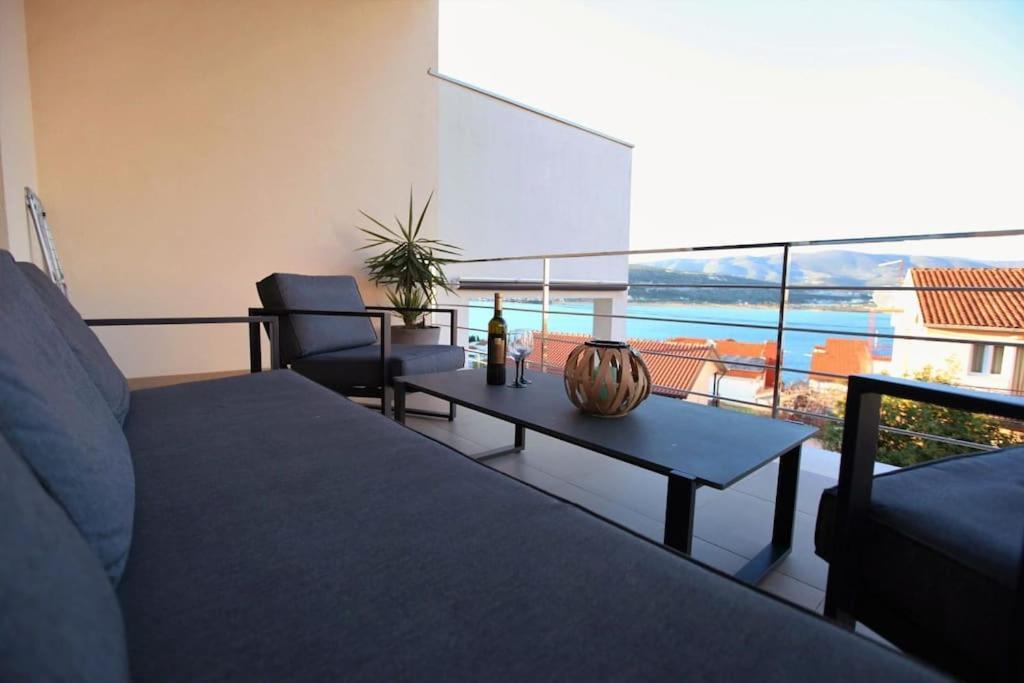Luxury Villa Lana Apt, Seaview Terrace, Large Outdoor Space, Bbq Trogir Exteriör bild